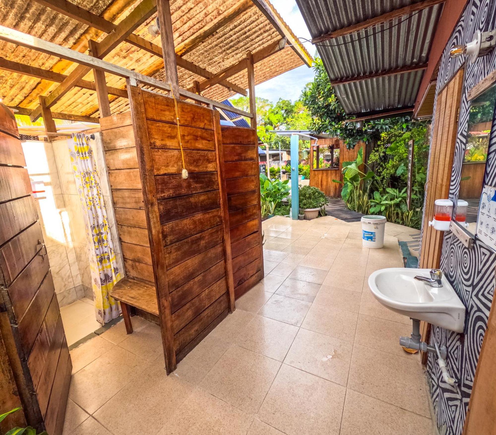 Hostel Casa De Las Palmas Tours ليتيسيا المظهر الخارجي الصورة