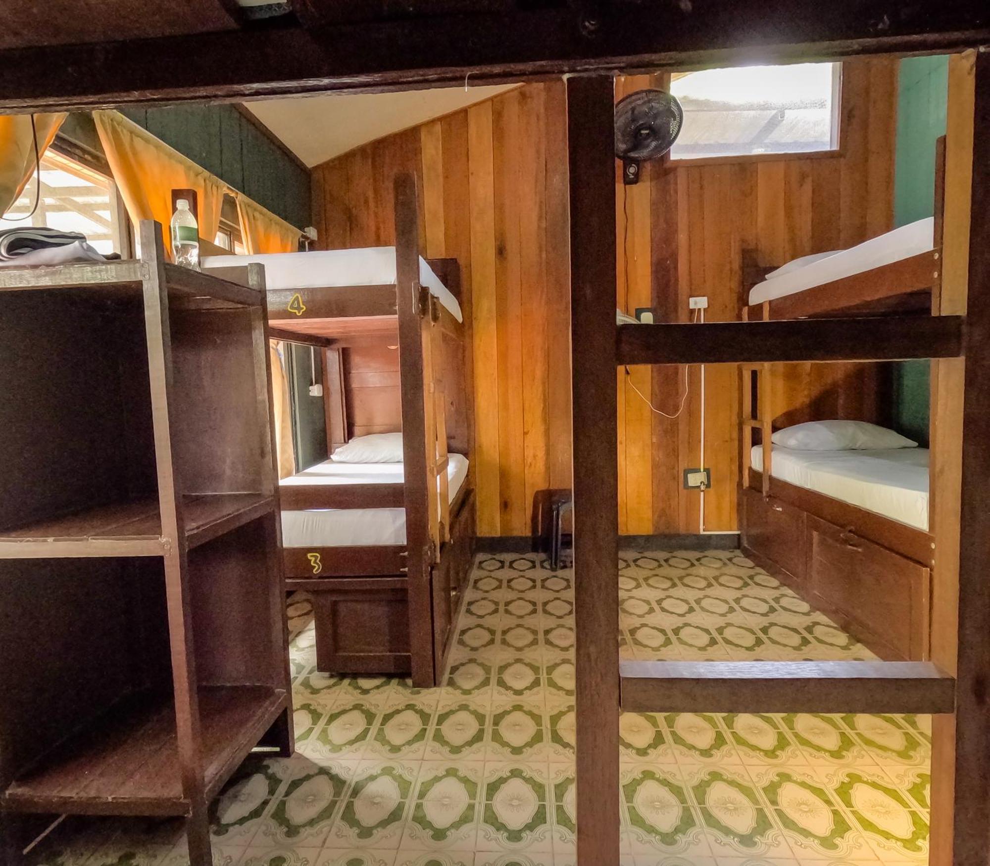 Hostel Casa De Las Palmas Tours ليتيسيا المظهر الخارجي الصورة